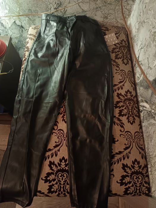 Продам женскую куртку