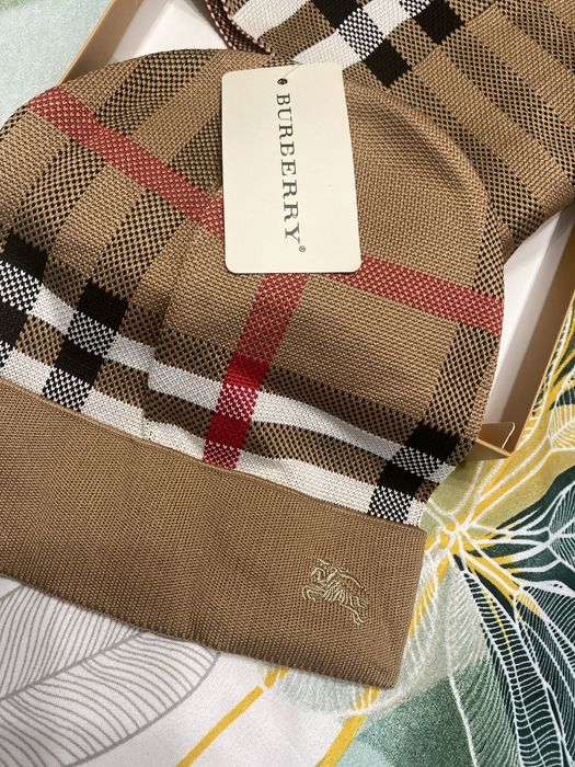 Set caciula si fular, Burberry