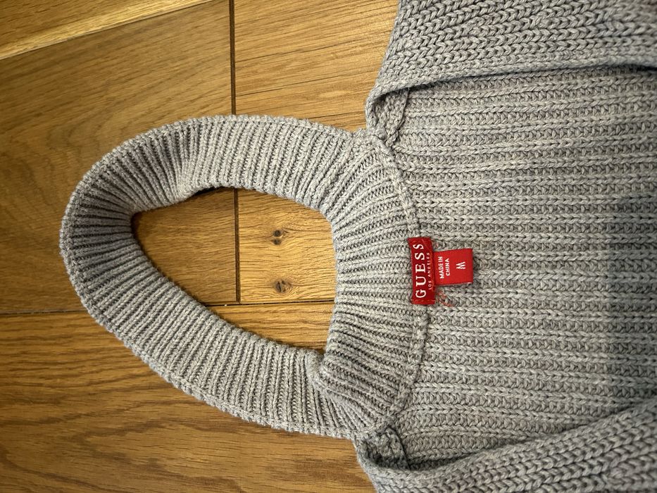 Дамски пуловер GUESS