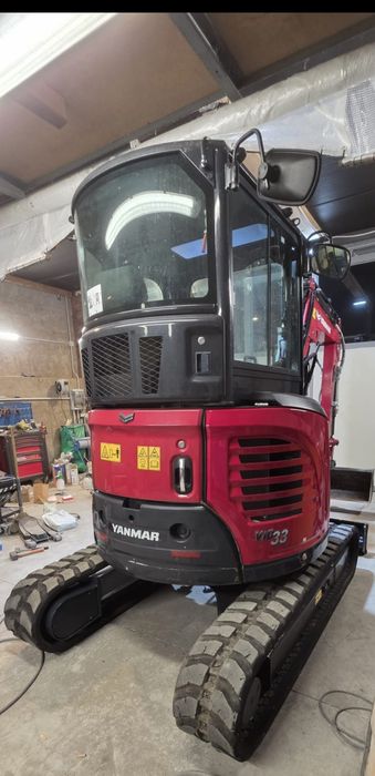Cabină închisă YANMAR VIO33  impecabil