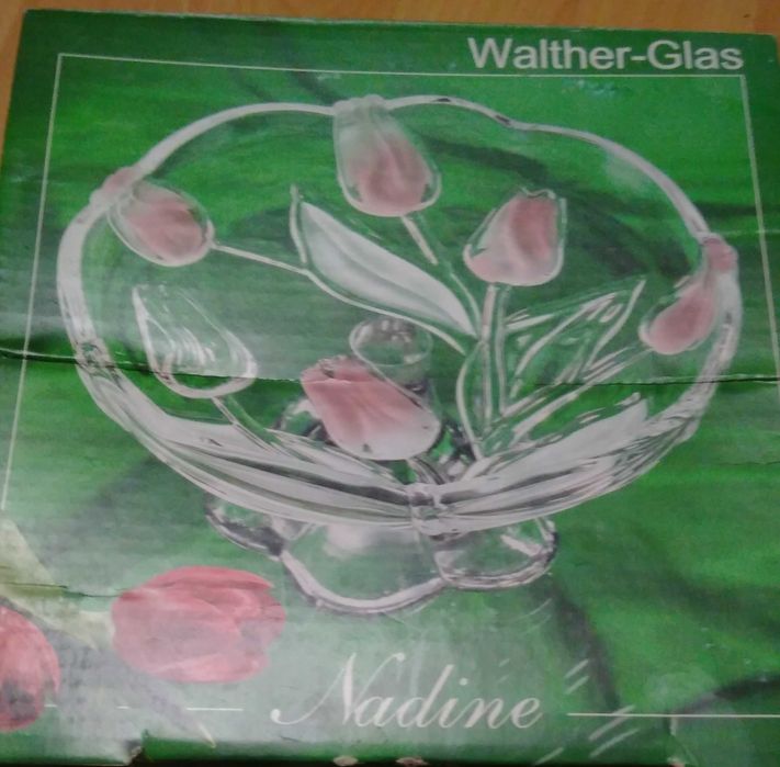 Кристални купи, чаши, бонбониера и салатиера