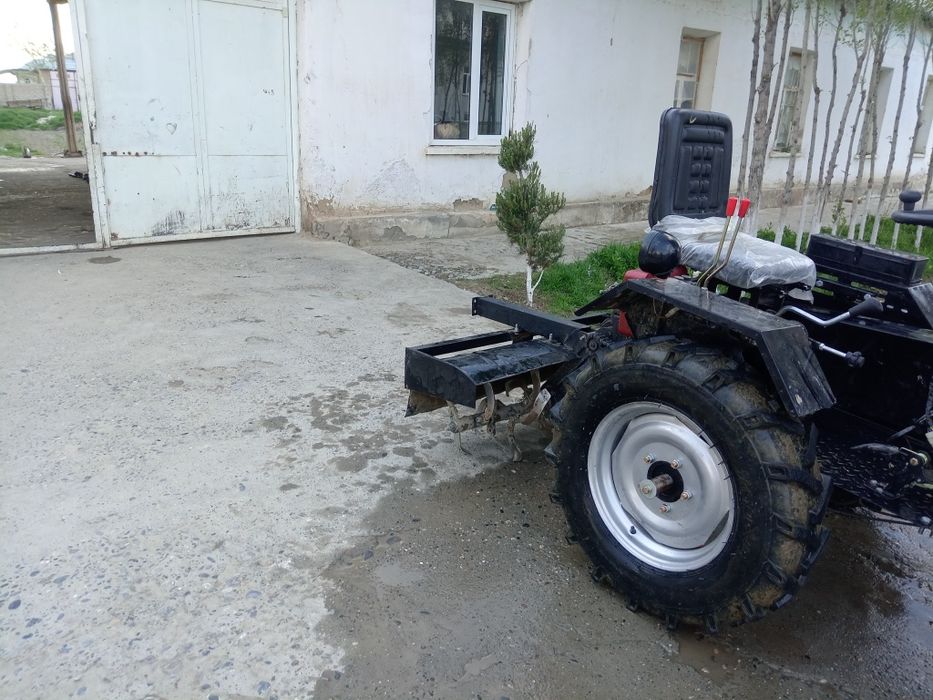 Zubr 1105 minutraktor