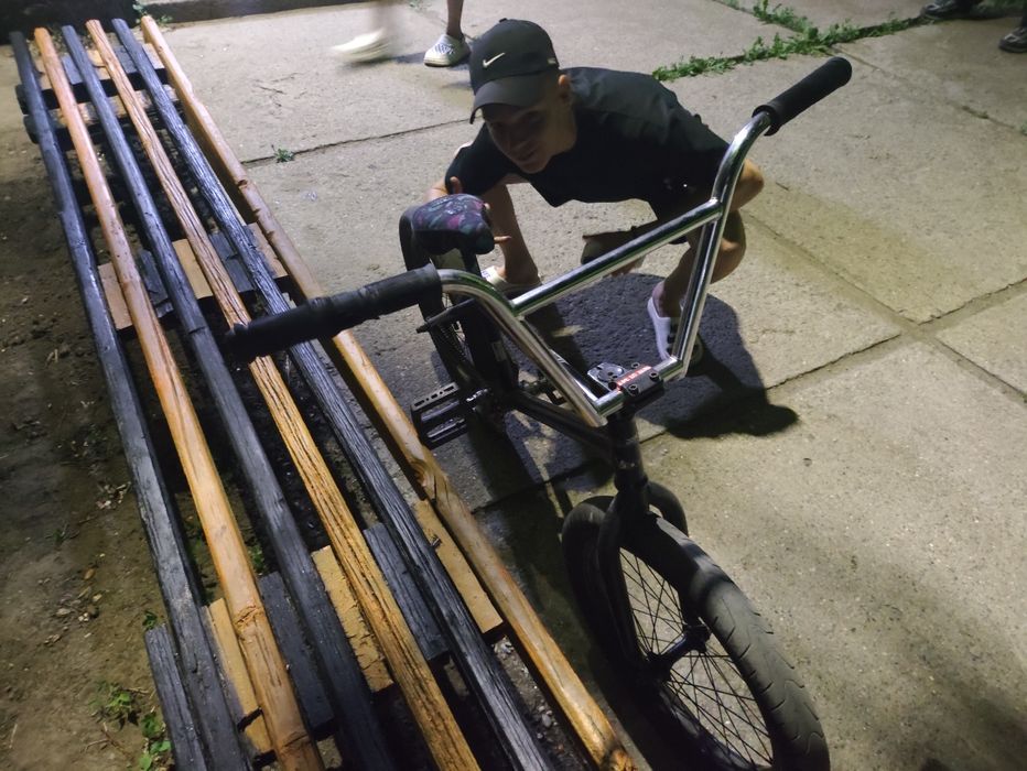 Продам бмх кастом