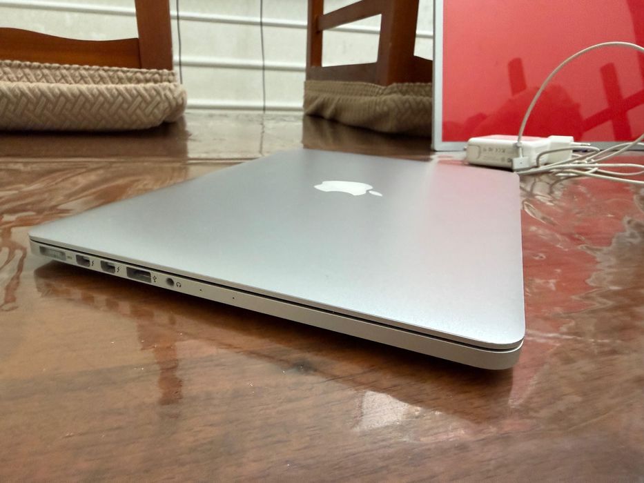Срочно продаю Apple MacBook Pro