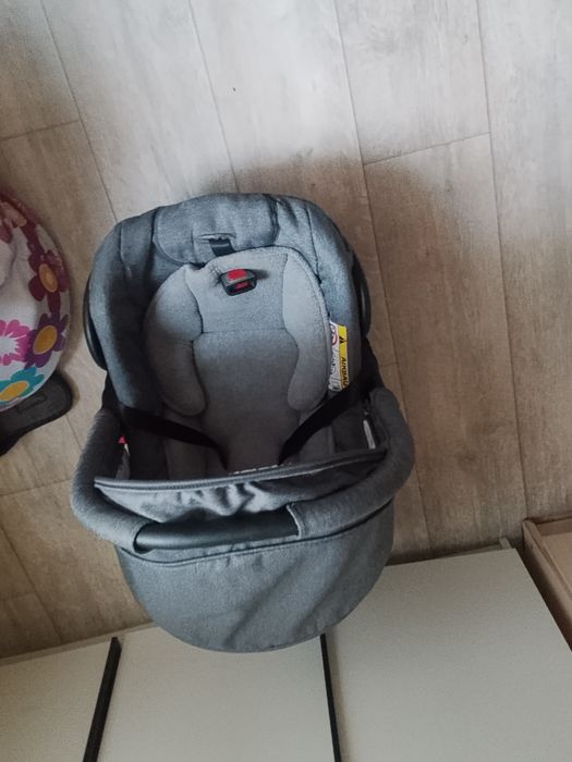 Продам детское авто кресло