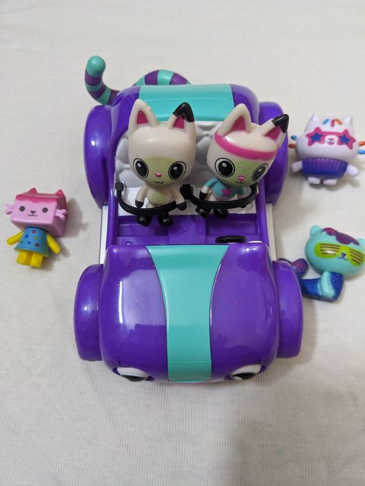 Mașinuță și figurine Gabby's Dollhouse