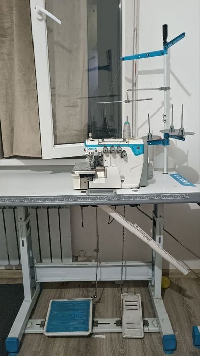 JACK  E4 averlok  VA  A2 Tikuv mashinkasi sotiladi