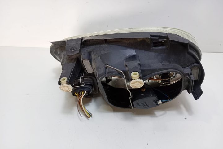 Far dreapta cu cleme rupte Volkswagen VW Golf a 4-a generatie