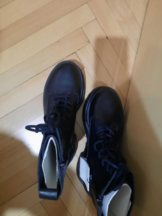 Bershka боти, естествена кожа 38N