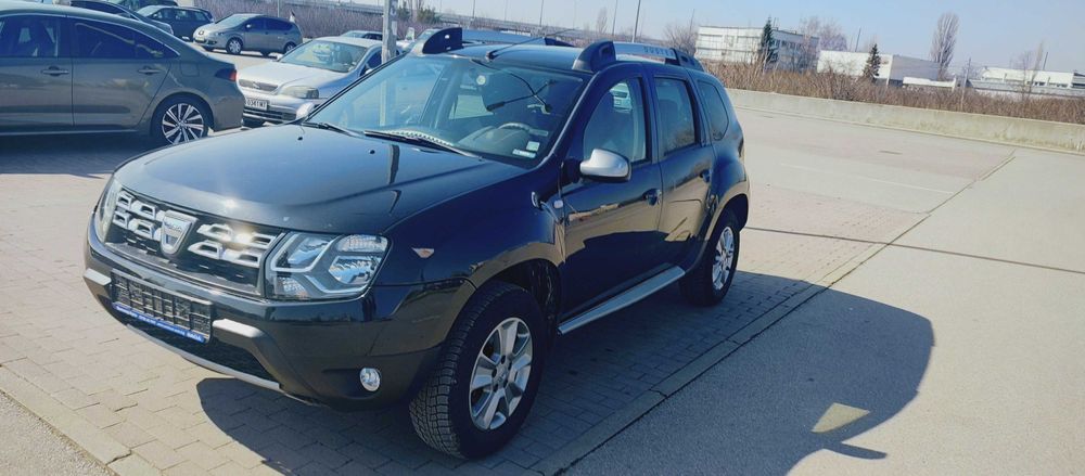 2017 Dacia Duster Laureate SCe 1.6i\LPG 4WD 6-speed / EUR 11 760
