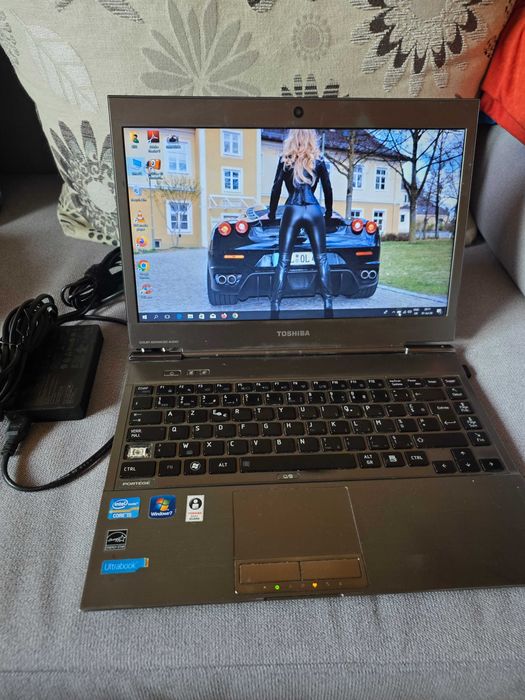 Interfata cu laptop Toshiba Z830  cu procesor I5-2,7gb cu RAM DDR3-6gb