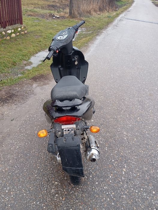 Vând sau schimb scuter 49 4t