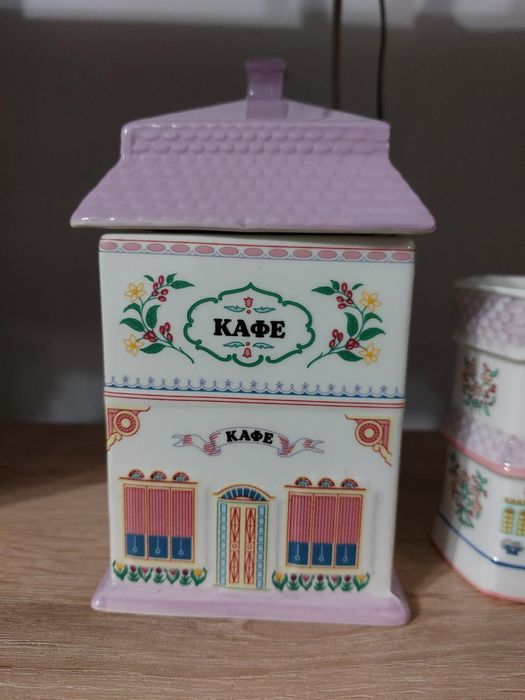 Буркан за кафе и чаша