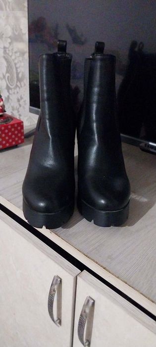 Ayollar qishki  oyoq kiyimi