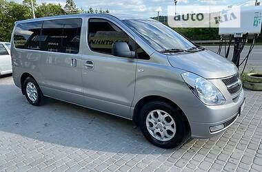 Транспортные услуги. Минивен Хёндай Старекс.