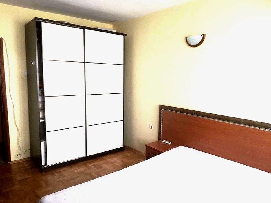 Дава се под наем Двустаен апартамент в Бургас, Център - 70 кв.м за 357 € - Снимка #4