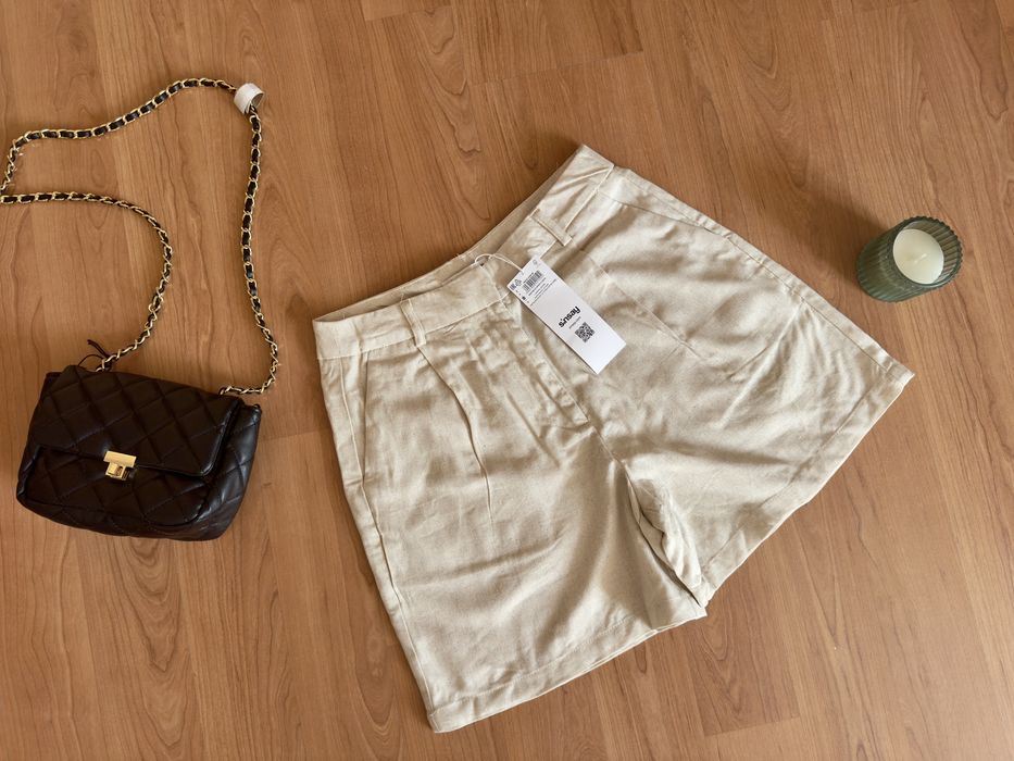 2x Pantaloni scurti Sinsay, marime M, noi cu eticheta