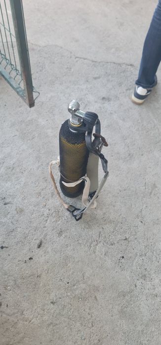 Продавам бутилка за подводен риболов