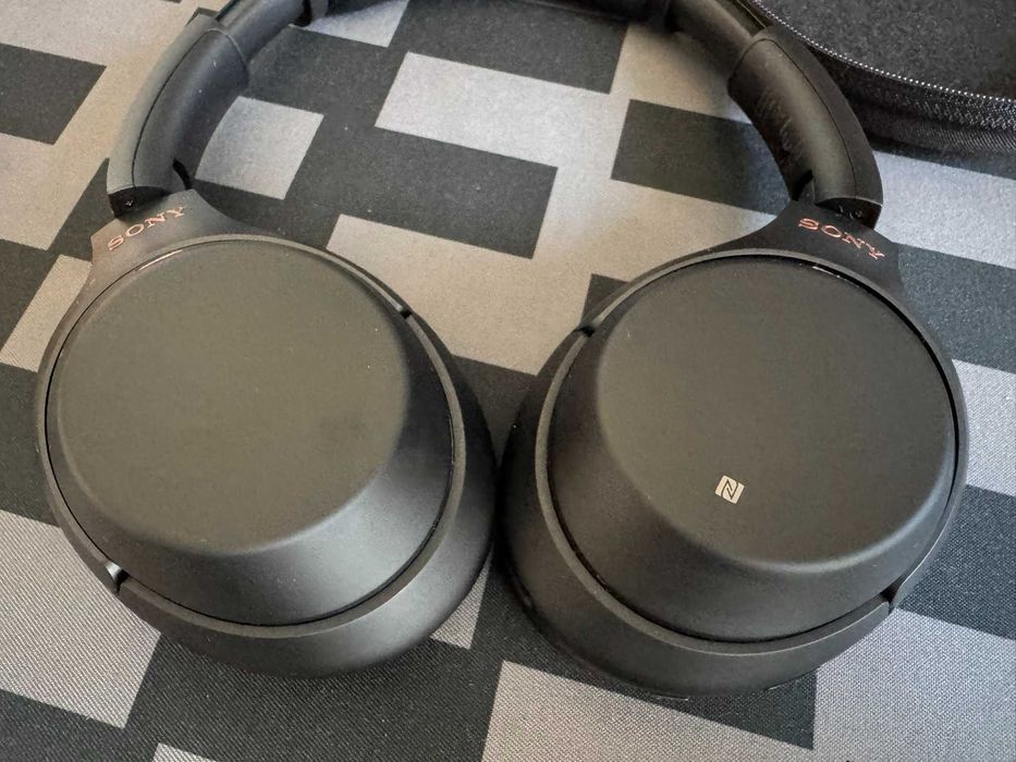 Pachet Sony: Căști WH-1000XM3 (Noise Cancelling) + BONUS Sony WF-XB700