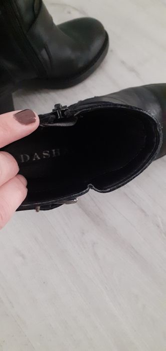 Ghete dama din piele