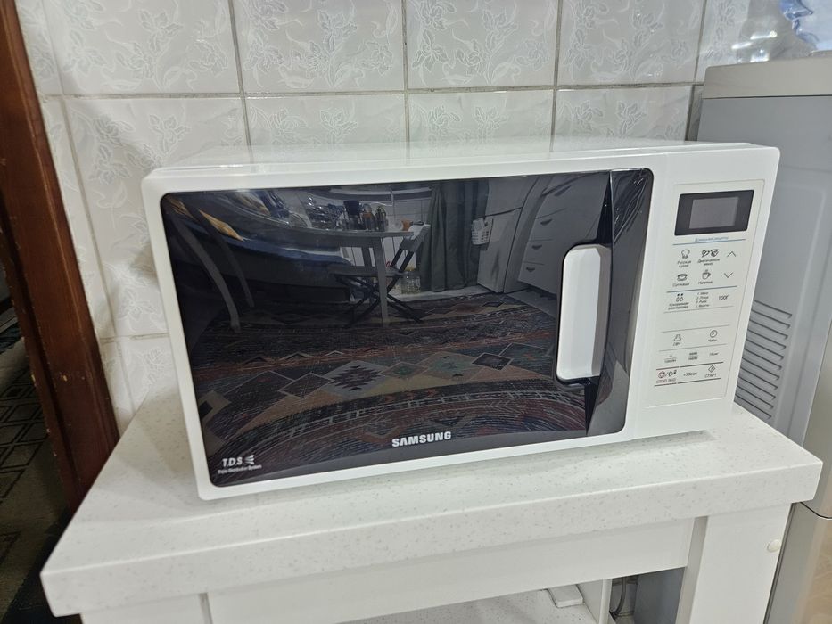 Продам микроволновку Samsung бу