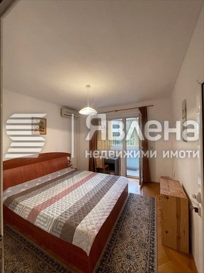 Слънчев и просторен тристаен апартамент