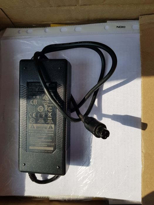 Incarcatoare trotineta, skateboard, bicicleta  29,6v, 36v  42v