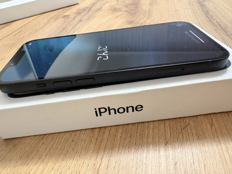 Продам iPhone 13