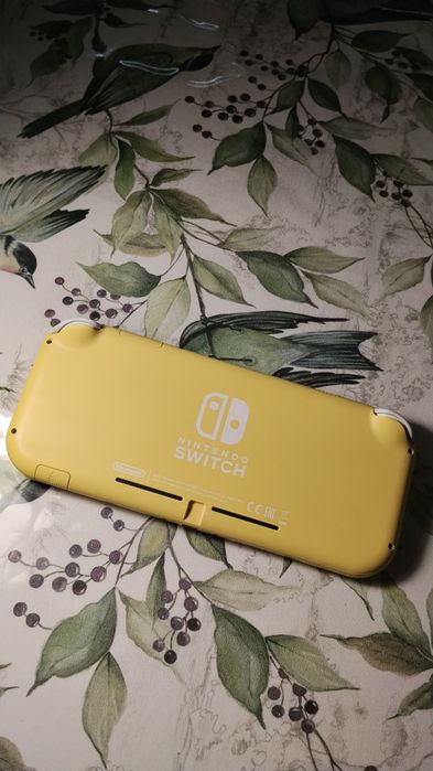 Nintendo Switch Lite Yellow