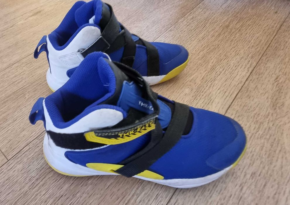 Баскетболни обувки момче