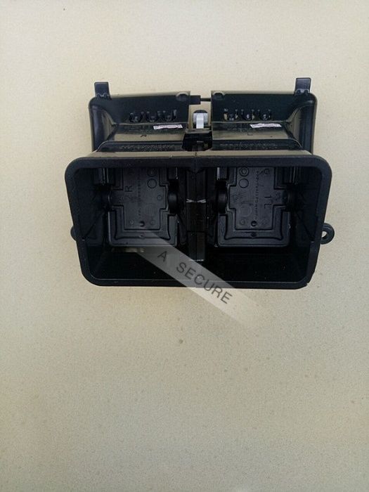 Grila ventilatie aer conditionat din cotiera VW Passat B6 CC 2005-2014