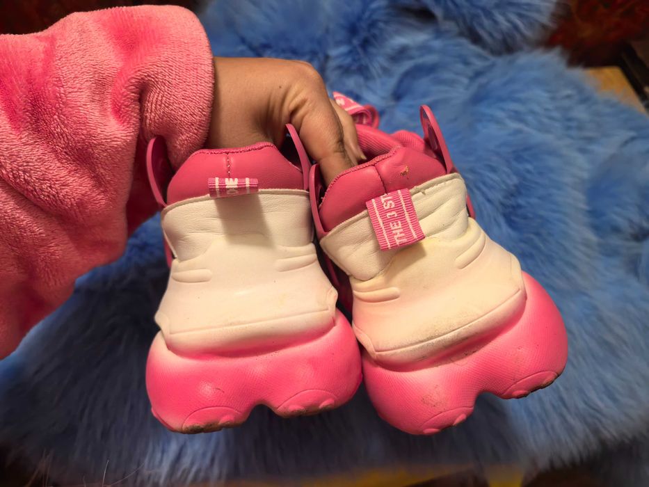 Дамски розови маратонки