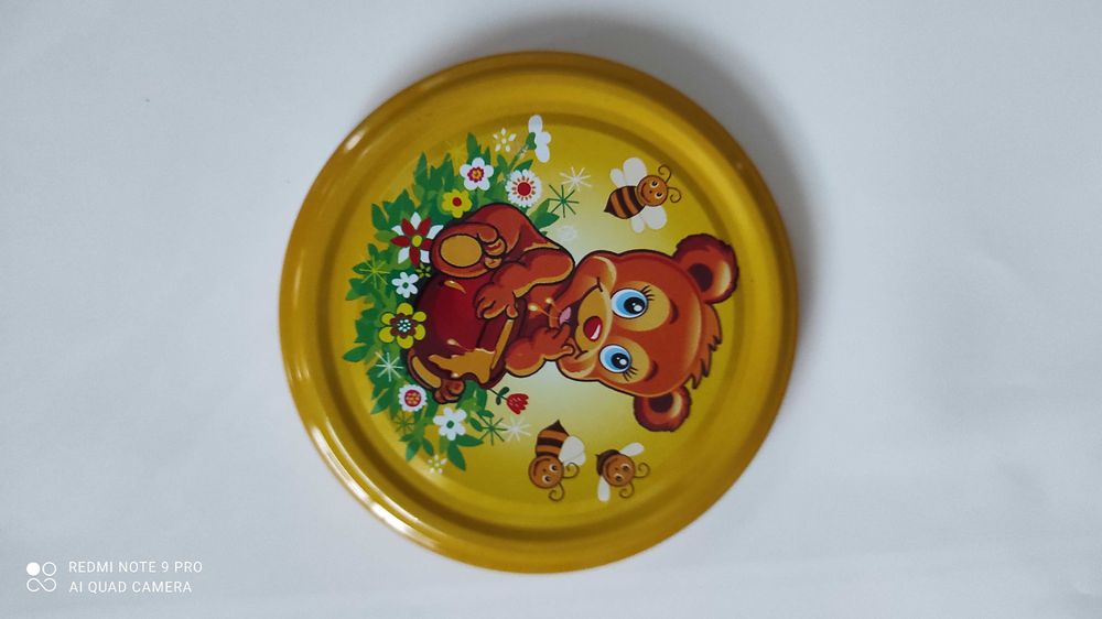 Капачки за буркани 720мл-ф82 с лого пчелен мед