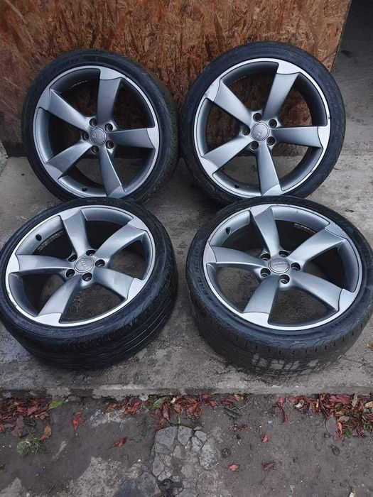Vand jante cu anvelope de vara mărimea 255 35 zr19.
