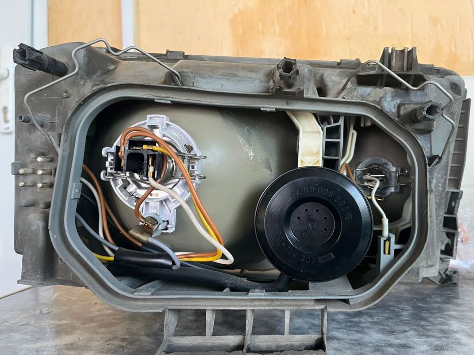 Продам фару Мерседес