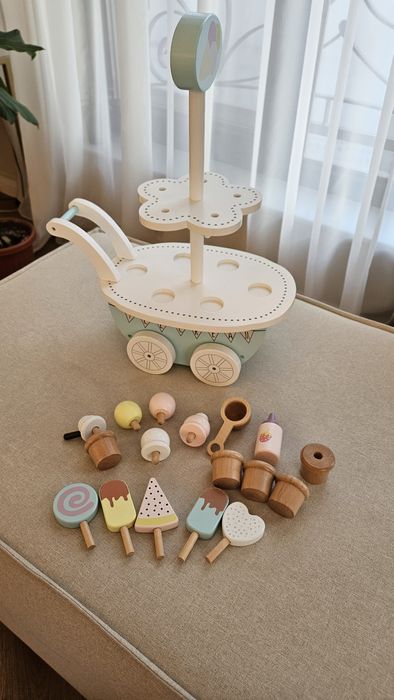 Дървен щанд за сладолед Jabadabado