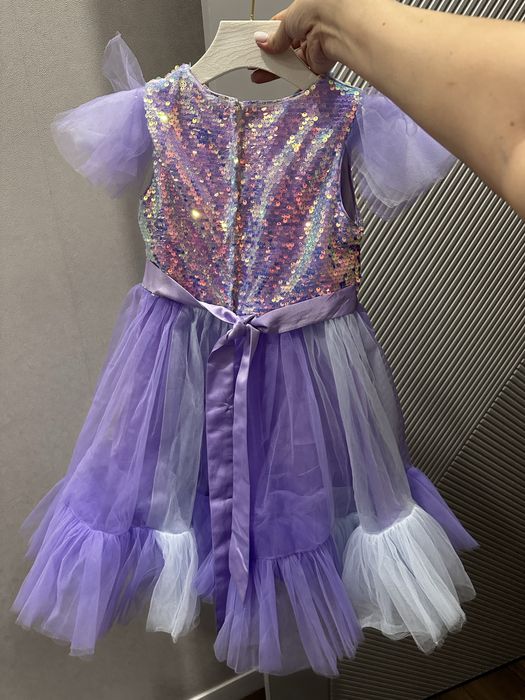 Продам платье детское  на 5/6лет