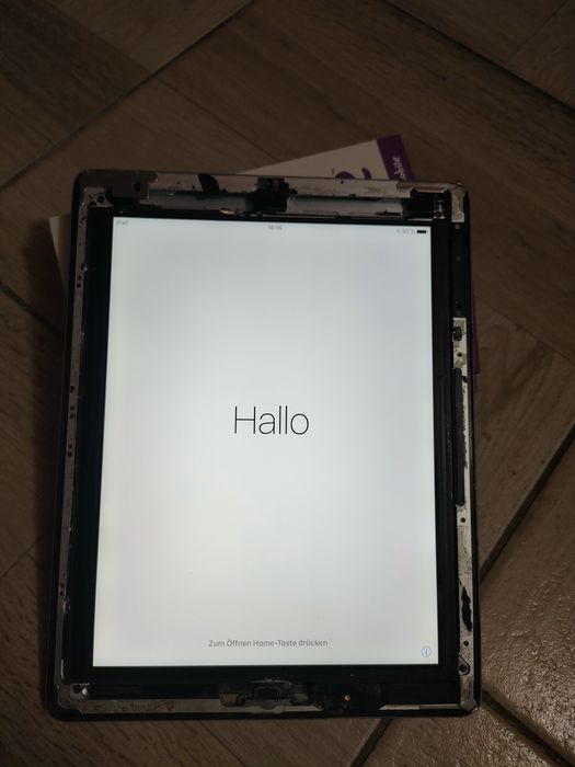 Vând iPad de model A 1458