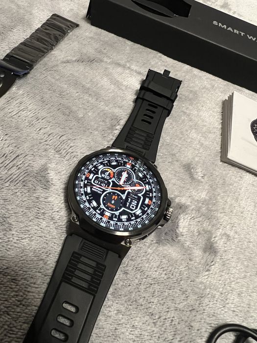 Smart watch с два броя каишки