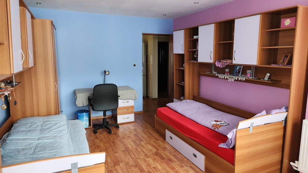 Vând apartament cu doua camere în Petrila