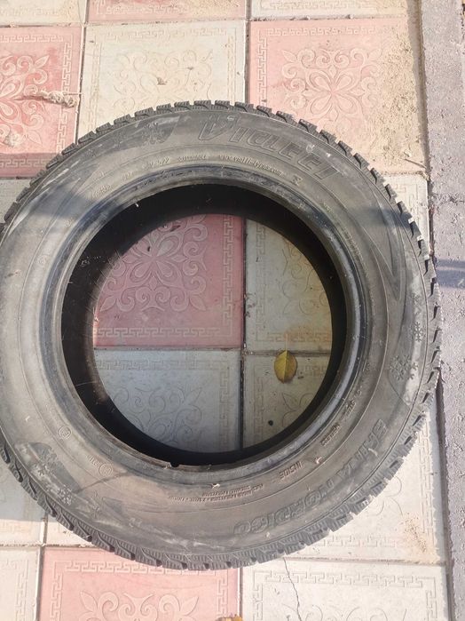Зимние шины б/у .