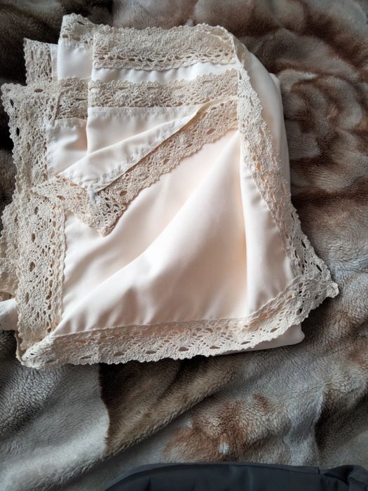 Продам скатерть тканевую