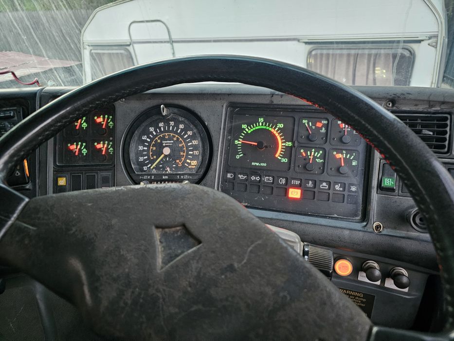 Camion forestier fara macara