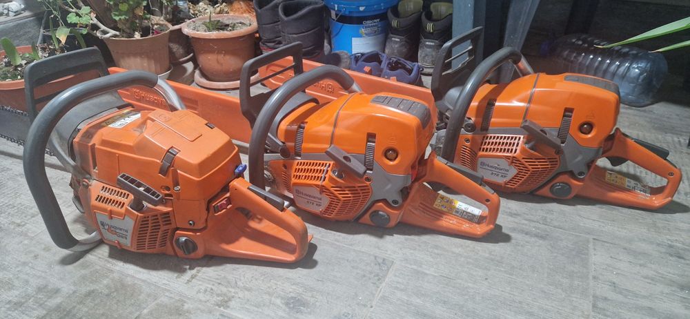 Lemne de foc tăiat și crăpat mecanizat.