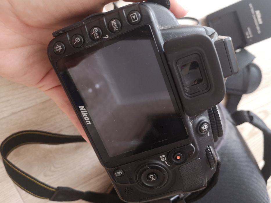 Продам фотоаппарат Nikon D3100