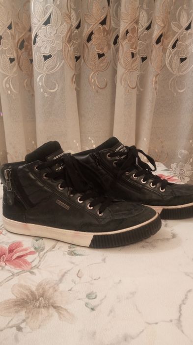 Спортивные ботинки б/у