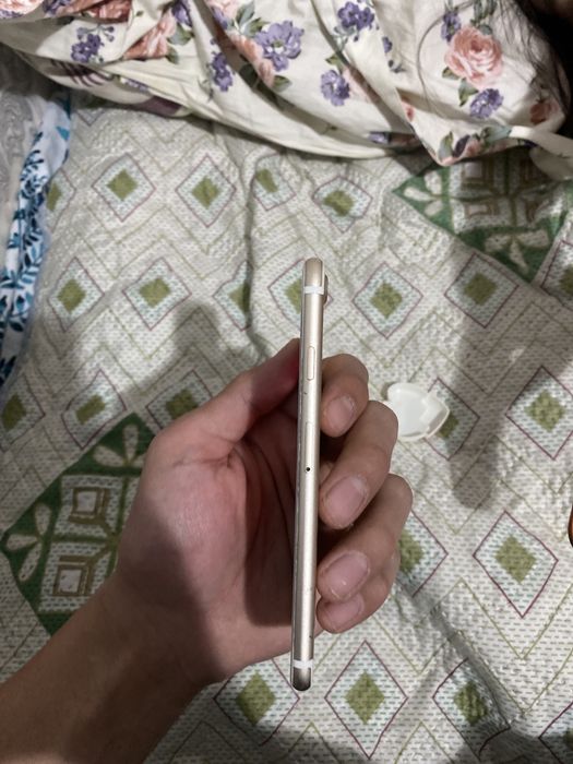 iPhone 7 с гаранти