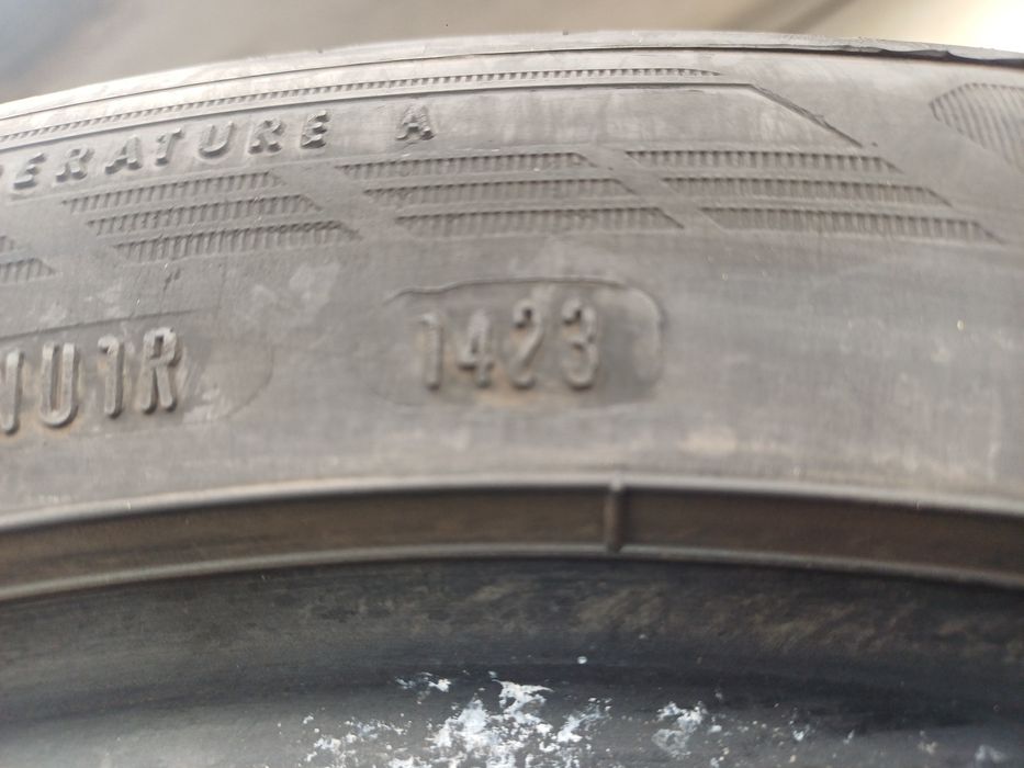 Гуми 235/45/17 Гудиар