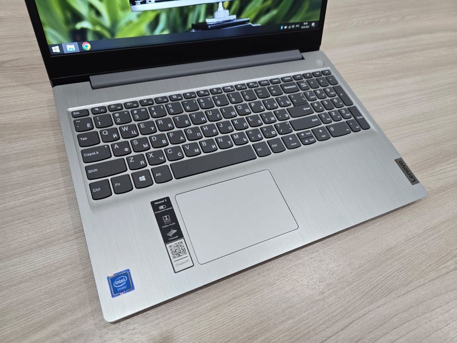 Ноутбук LENOVO 2022 года продам