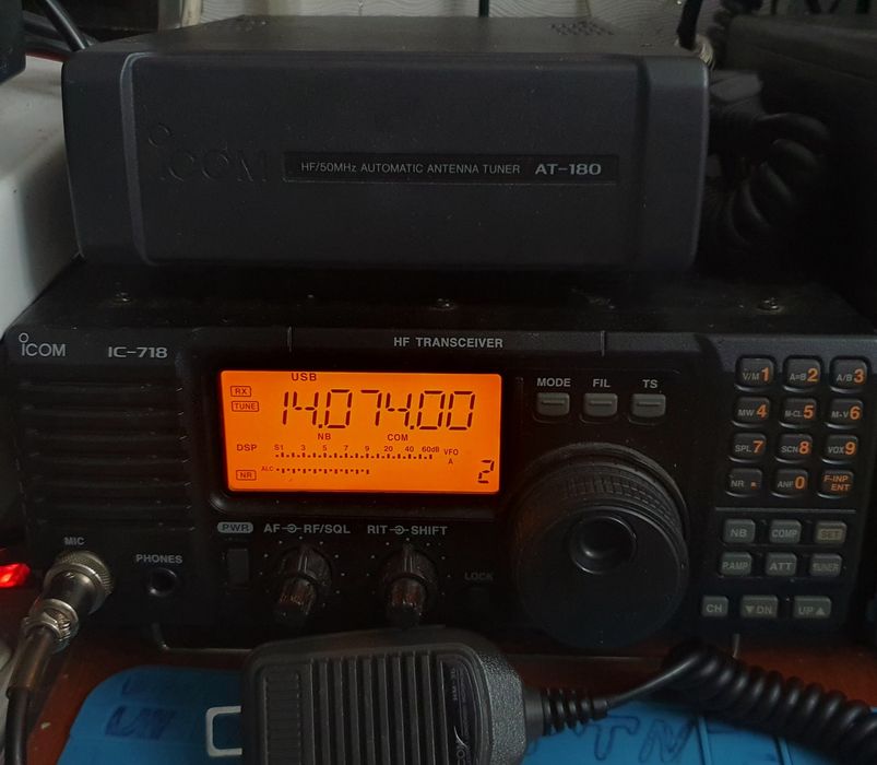 Icom IC-718+автотюнер+б/п+Интерфейс